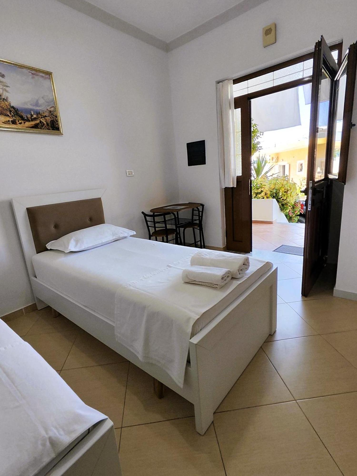 Hola Rooms Ksamil Exterior foto